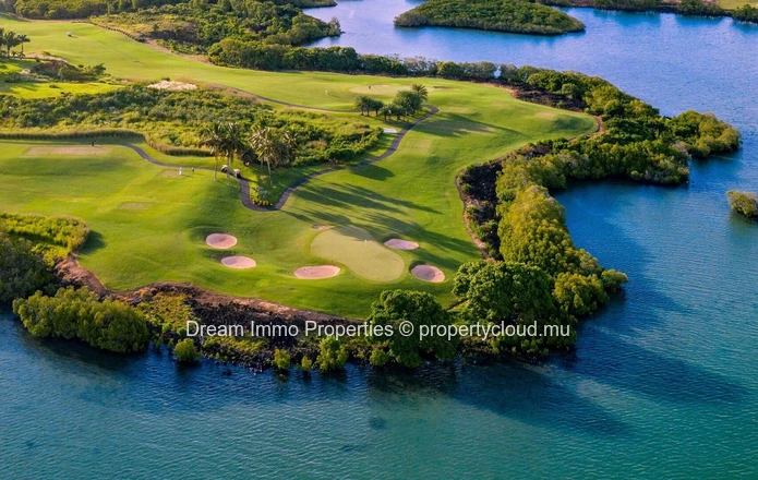Superbe Villa Jumelee De 3 Ch En Bord De Golf Dans Le Domaine Anahita Resort