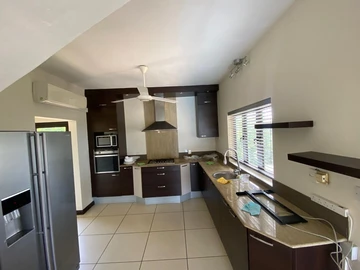 5 Bedroom Villa