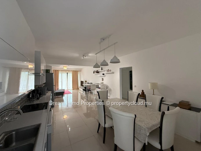 Superbe Appartement Meublé À 2 Pas De La Mer À Péreybère – Ile Maurice