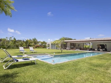 5 Bedroom Villa