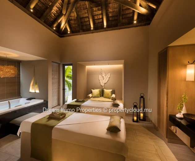 Spacious 4-Bedroom Beachfront Villa With 5*-Hotel Access Close To Blue Bay – Mauritius