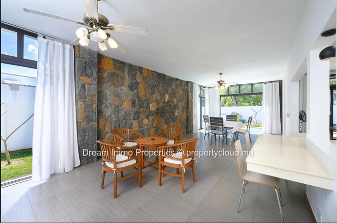 Face Mer ! Superbe Villa 4 Chambres Avec Vue Mer & Montagne A Belle Mare - Ile Maurice