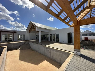 4 Bedroom Villa