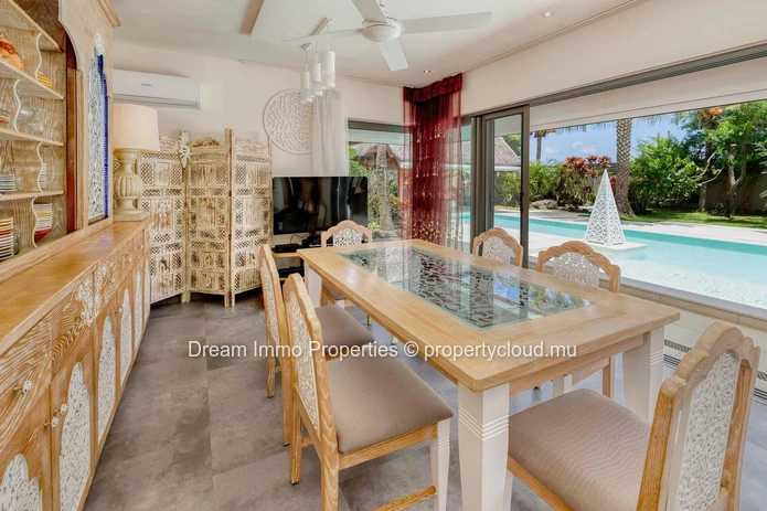 Elegant Tropical Villa On A Huge 1,045 Sqm Land In Clos Du Littoral 2 In Grand Baie