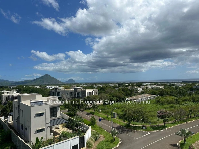 Top Price! Modern Sea View Penthouses With Private Rooftop In Flic En Flac - Mauritius