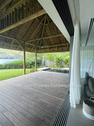 Unique Opportunity To Own A Beachfront Villa In Mauritius ! 
