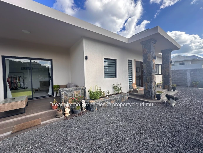 Great Opportunity! 2-Bedroom Villa In Jardin D’Anna Residence In Flic En Flac – Mauritius
