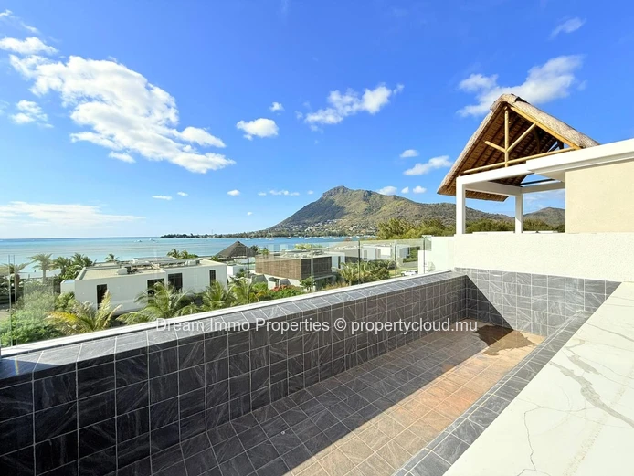 Amazing Beachfront Penthouse With Sea & Mountain View At Black River - Mauritius