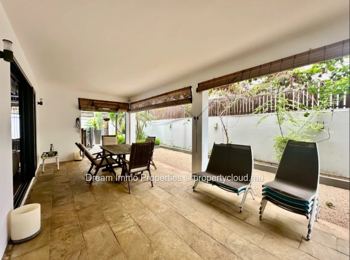 Beautiful 3-Bedroom Villa With Rooftop & Sea View In Flic En Flac – Mauritius