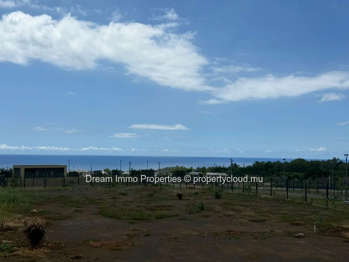 Sublime 3-Bedroom Sea View Villa In The Heart Of Flic En Flac Smart City - Mauritius