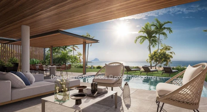 Unique ! Beachfront Villa With Lagoon View, Morne & 5* Hotel Access In The West - Mauritius