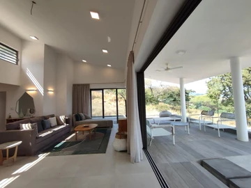4 Bedroom Villa