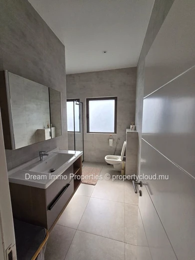 Stunning 3-Bedroom Sea View Penthouse Only 5 Mins From Pereybere Beach - Mauritius