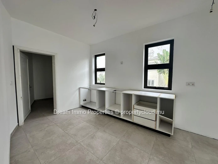 Superbe Appartement Construit De 2 Chambres A Tamarin – Ile Maurice