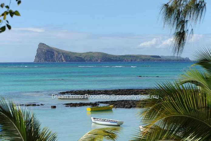 Superb 3 Bedroom Villa With Private Swimming Pool 50 Meters From The Sea - Mauritius