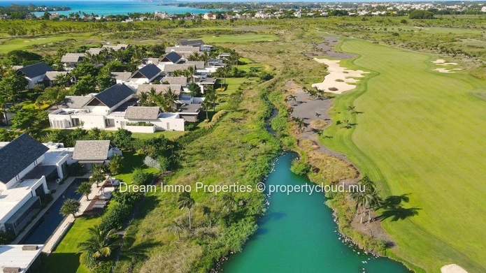 3 Bed Apartment Within A Sublime Golf Residence Close To Mont-Choisy Lagoon & Beach - Mauritius