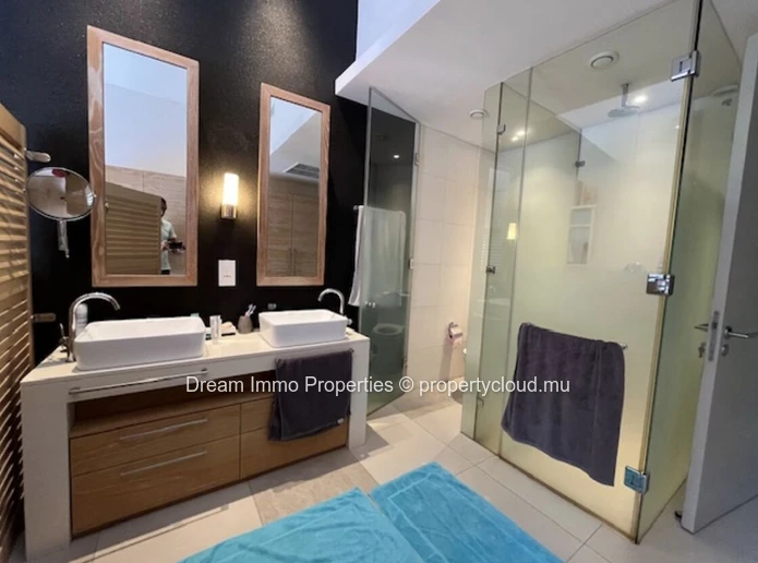  3-Bedroom Duplex With Private Pontoon In An Exclusive Marina At Black River - Mauritius
