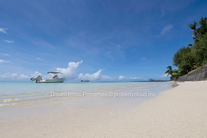 Exceptional Waterfront Penthouse With Panoramic Sea View In Pereybere – Mauritius