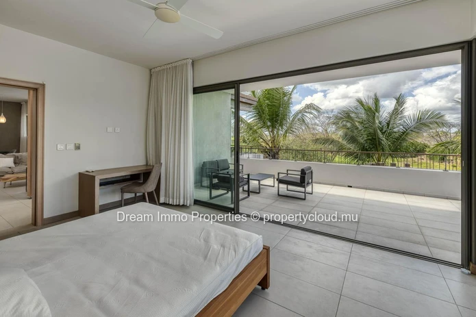 Penthouse With Golf View & Direct Sea Access In Mont Choisy - Mauritius