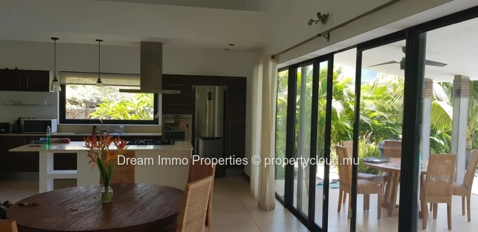 Belle Villa Vue Montagne & Grand Terrain De 1 905 M² Sur Cap Tropical A Riviere Noire – Ile Maurice
