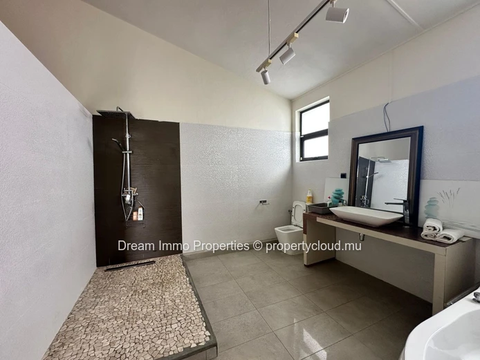 Great Opportunity! 2 Independent Houses Close To Amenities In Rose Belle – Mauritius