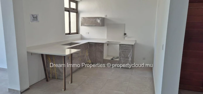 Sea & Mountain Views ! Beautiful 3 Bedrooms Penthouse With Private Rooftop In Tamarin - Mauritius