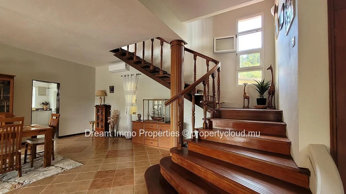 Sea View Villa On 1,150 Sqm Land In Tamarin - Flic En Flac