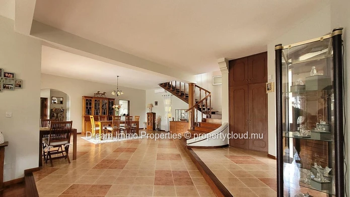 Sea View Villa On 1,150 Sqm Land In Tamarin - Flic En Flac