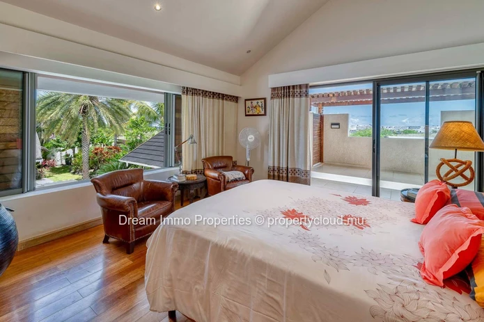 Elegant Tropical Villa On A Huge 1,045 Sqm Land In Clos Du Littoral 2 In Grand Baie