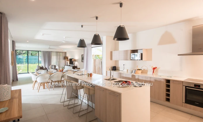Villa 3 Chambres Proche Mer Dans Un Resort A Riviere Noire - Ile Maurice