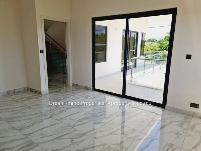 New 4-Bedroom Villa In The Heart Of Grand Baie, Close To The Sea & Amenities – Mauritius
