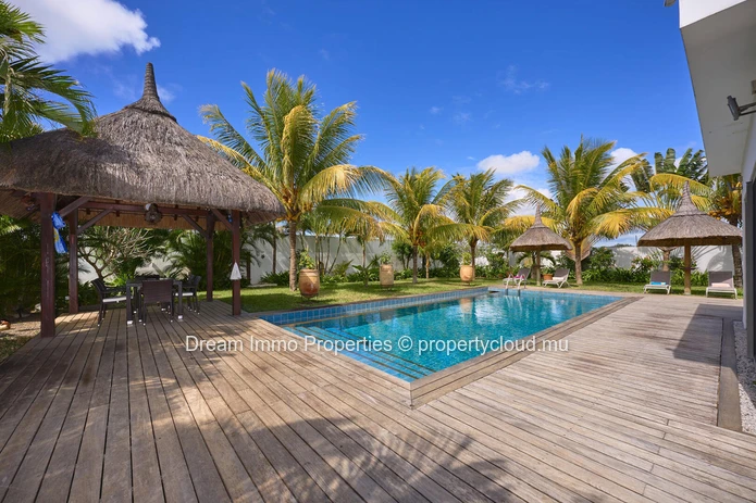 Luxurious 4-Bedroom Villa Near The Sea & Amenities In Grand Baie – Mauritius
