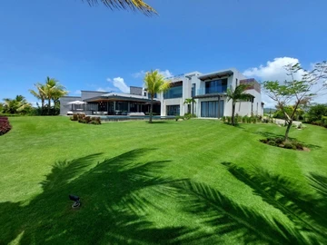 5 Bedroom Villa