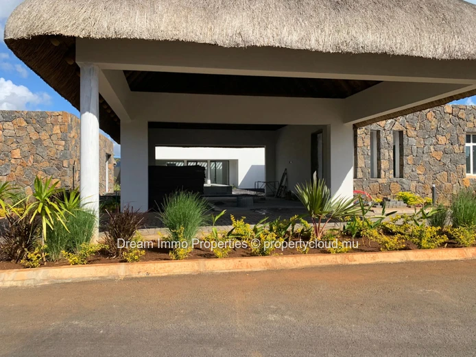 Superb Apartments With Sea Or Mountain Views Within A Beachfront Residence - Mauritius
