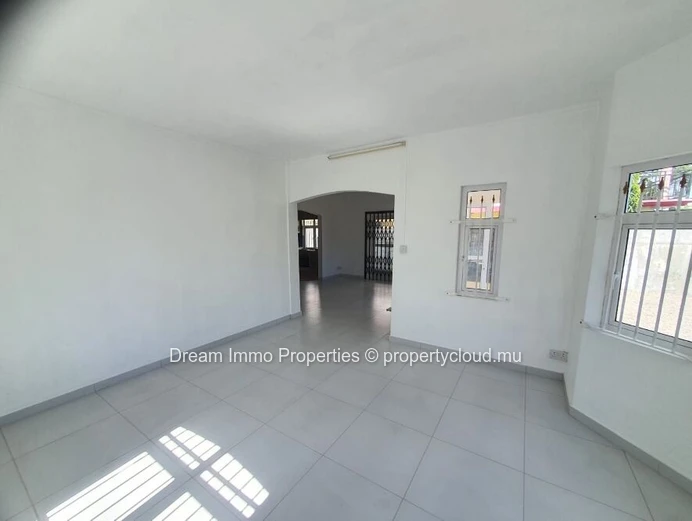 Stunning 4-Bedroom Villa Very Close To The Beach In Pereybère – Mauritius