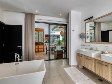 4 Bedroom Villa