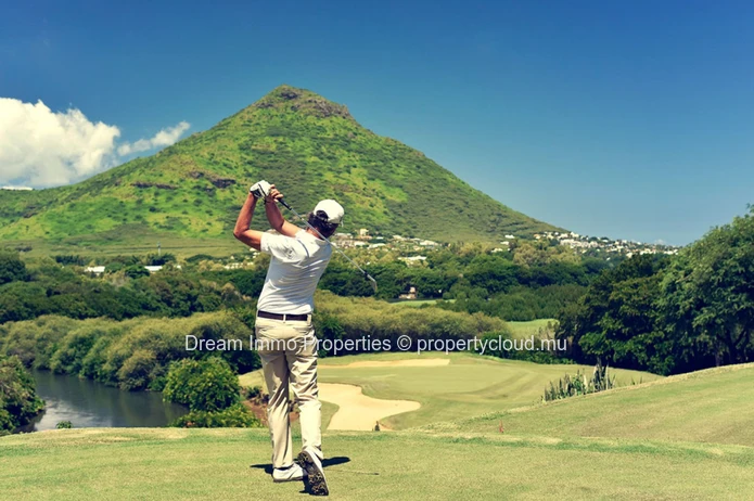 Sea & Mountain Views ! Beautiful 3 Bedrooms Penthouse With Private Rooftop In Tamarin - Mauritius