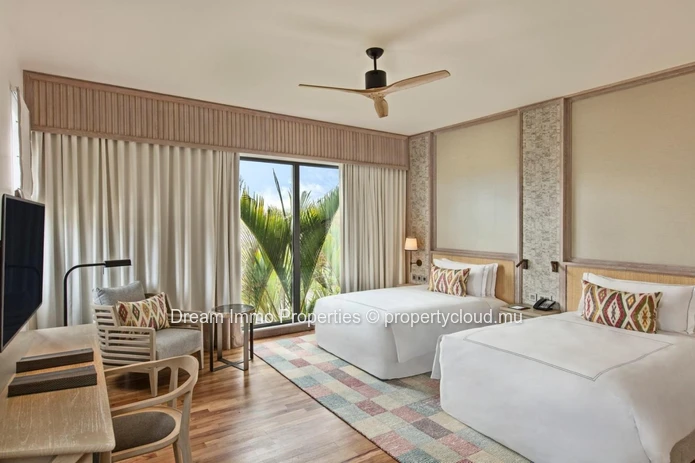 Spacious 4-Bedroom Beachfront Villa With 5*-Hotel Access Close To Blue Bay – Mauritius