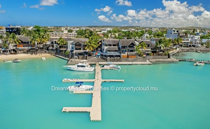 Unique! Splendid penthouse facing the sea & marina in Grand Baie - Mauritius