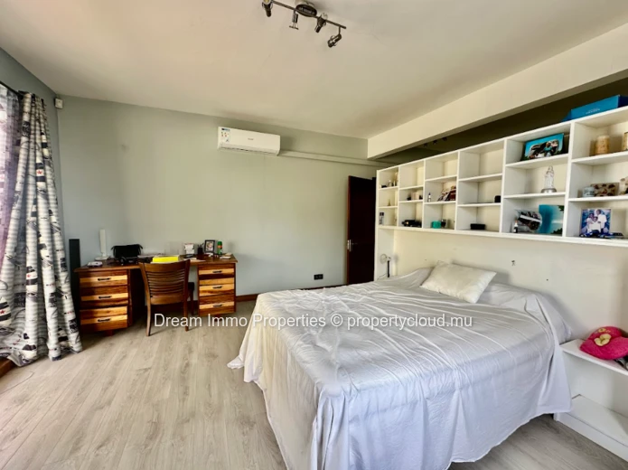 Beautiful 3-Bedroom Villa With Rooftop & Sea View In Flic En Flac – Mauritius