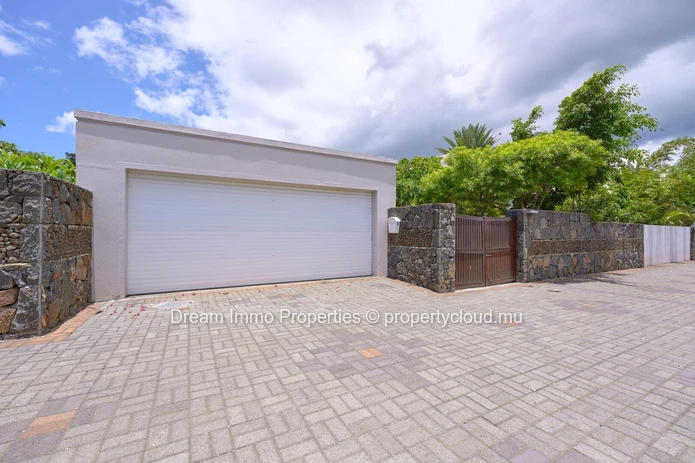 Beautiful 5-Bedroom Villa On A Huge 1,150 Sqm Land In Grand Baie – Mauritius