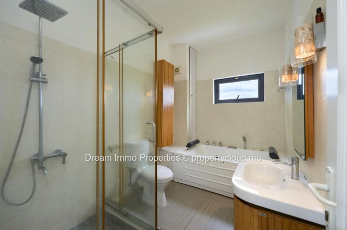 Face Mer ! Superbe Villa 4 Chambres Avec Vue Mer & Montagne A Belle Mare - Ile Maurice