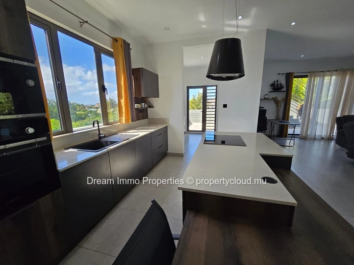 Stunning 3-Bedroom Sea View Penthouse Only 5 Mins From Pereybere Beach - Mauritius