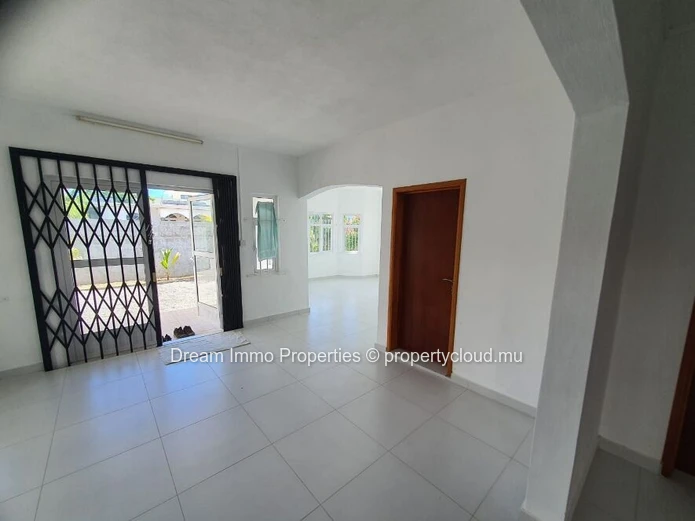 Stunning 4-Bedroom Villa Very Close To The Beach In Pereybère – Mauritius