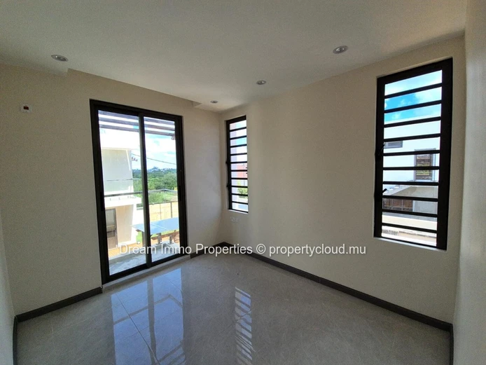 Villa Neuve De 4 Chambres Bien Située A Pereybere – Ile Maurice
