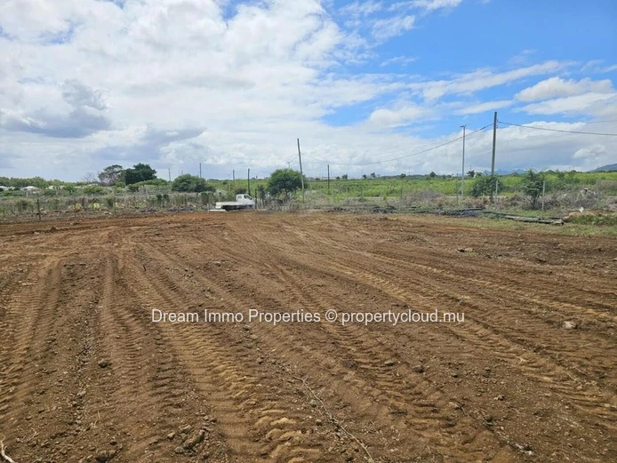 High-End Apartment Project Close To The Sea & With Mountain Views In Flic En Flac – Mauritius
