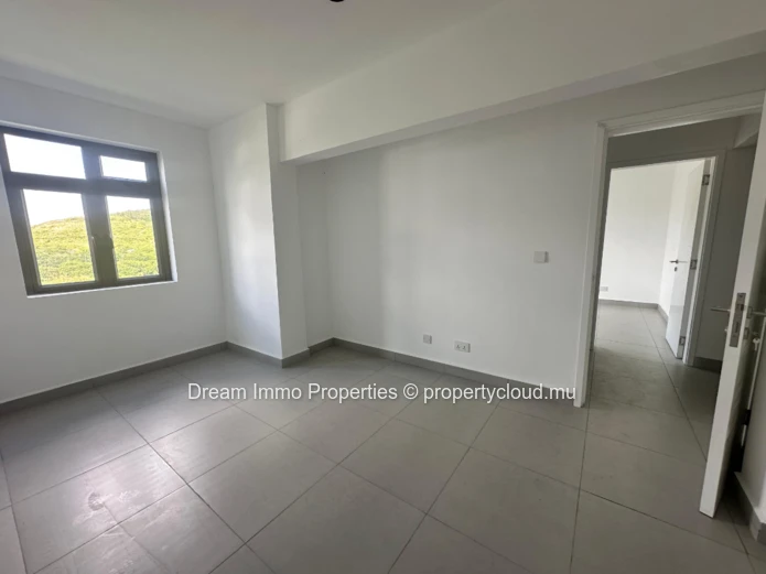 Beautiful 3-Bedroom Apartment With Mountain Views In Phoenix – Mauritius