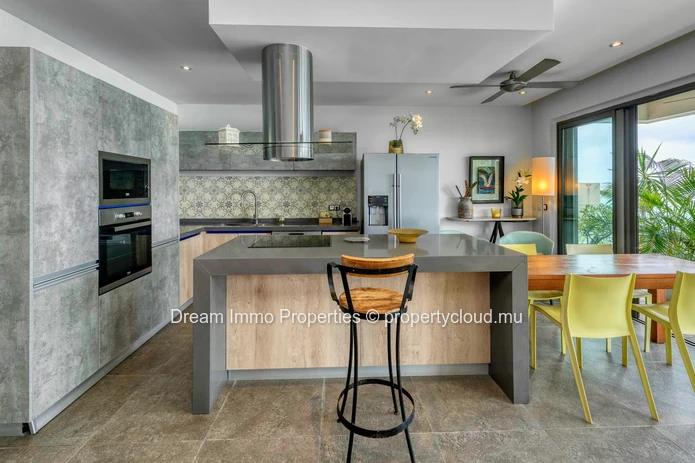 Exceptional Waterfront Penthouse With Panoramic Sea View In Pereybere – Mauritius
