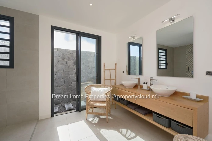 Villa With Mountain Views & Surrounding Nature, A Stone's Throw From The Tamarina Golf Course - Mauritius