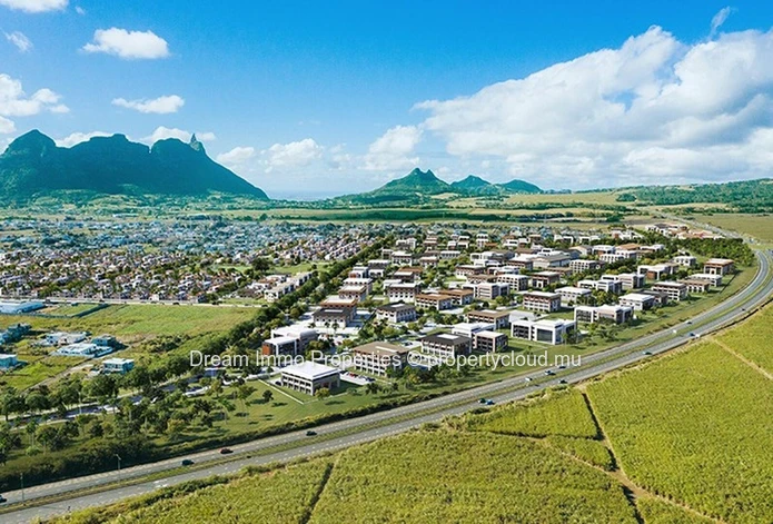 Huge Land For Villa Or Real Estate Development In Smart City L'avenir - Mauritius
